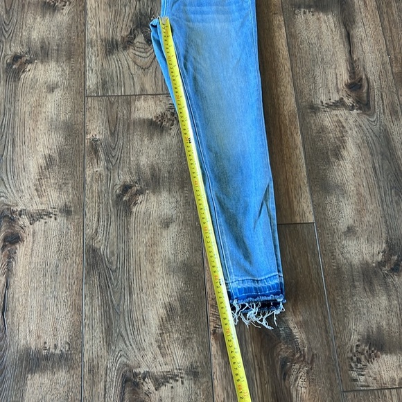 Vervet Women’s Skinny Jeans Denim Light Wash Raw Hem Size 29 - Picture 9 of 10